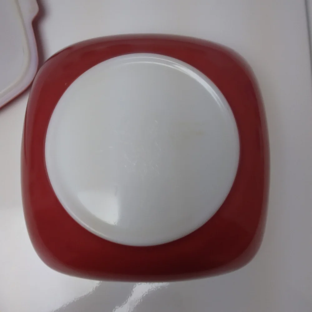 PYREX MCM Square Caserole Dish With Lid In Red. 2.5 Quarts